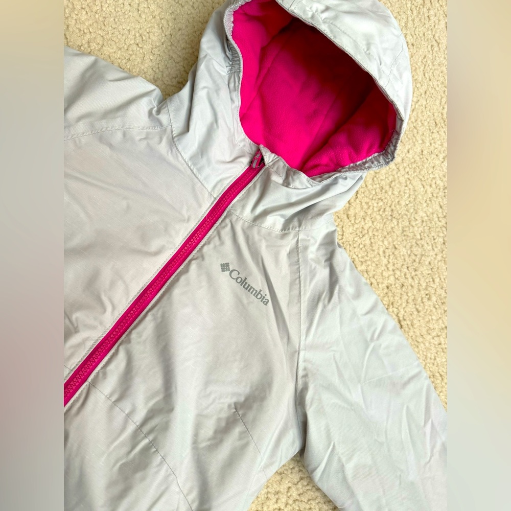 Girls Columbia snow jacket.  Waterproof.  Size M 10-12